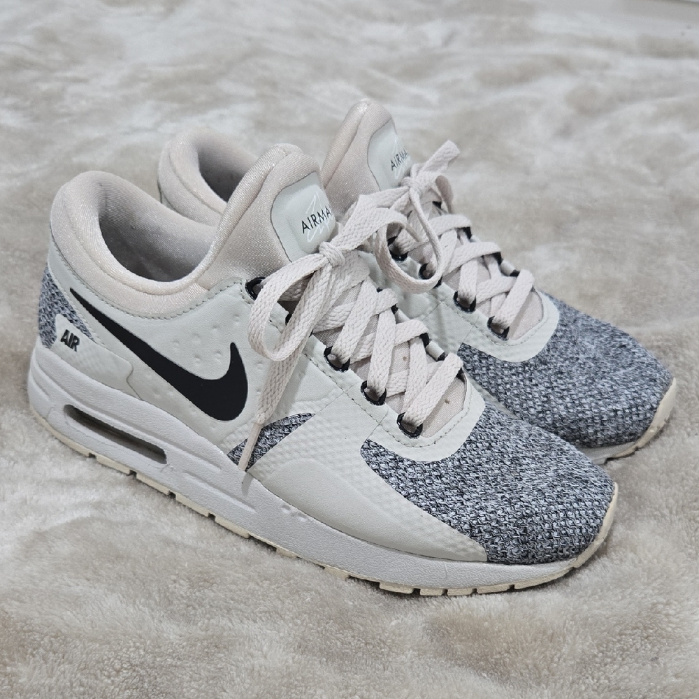 Nike Women's White and Gray Sneakers
